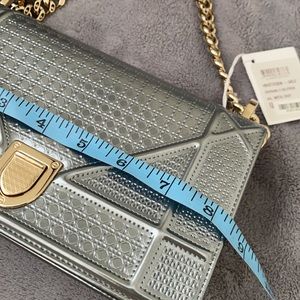 Diorama metallic silver leather